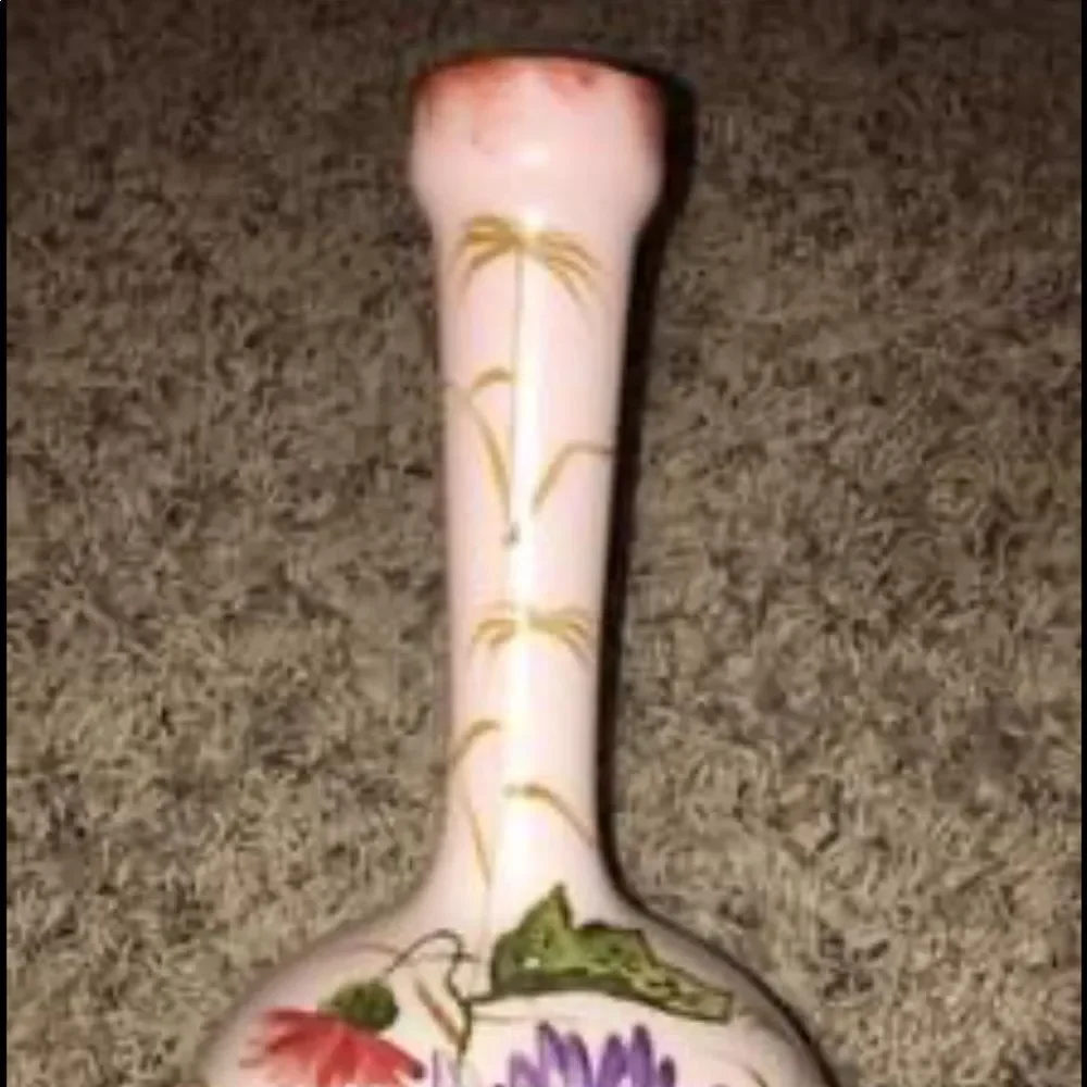 Mount Washington chrysanthemum gourd vase